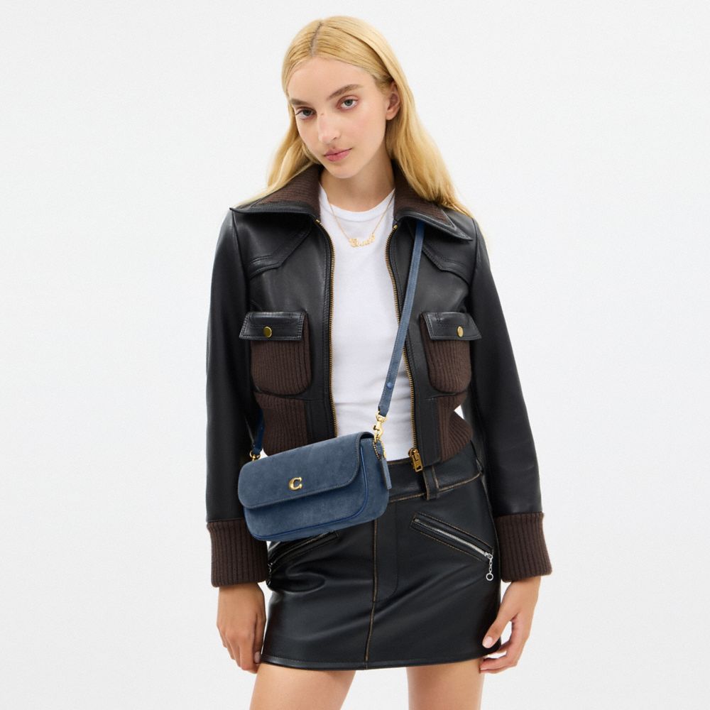 COACH®,SAC À CHAÎNE ET RABAT BROOK,Daim,Laiton/Denim pâle