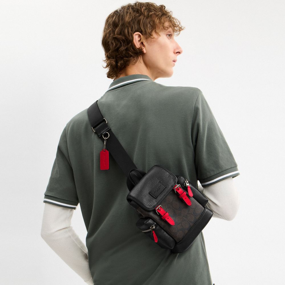 COACH®,Qb/Noyer/Rouge Vif,Detail View