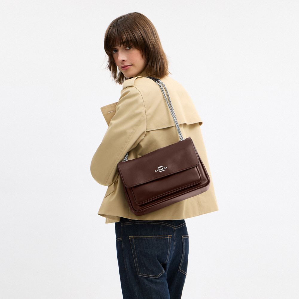 COACH®,SAC BANDOULIÈRE ELODIE,Cuir froissé,Argent/Érable,Detail View