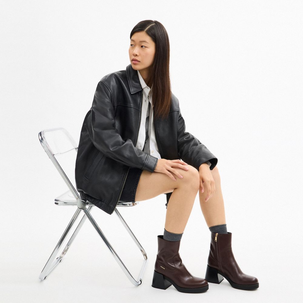 COACH®,BOTTE À TALON CARRÉ,Érable,Detail View