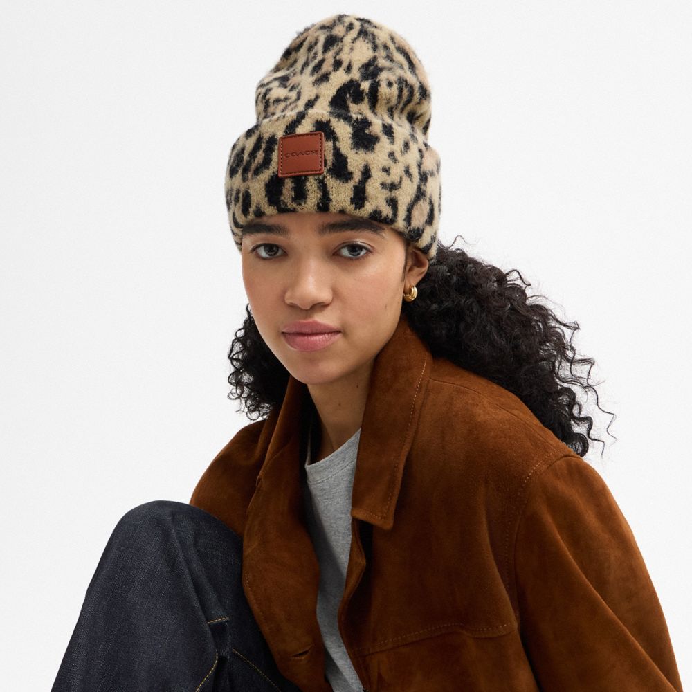Женские шапки Coach Leopard Print Beanie — фото 2