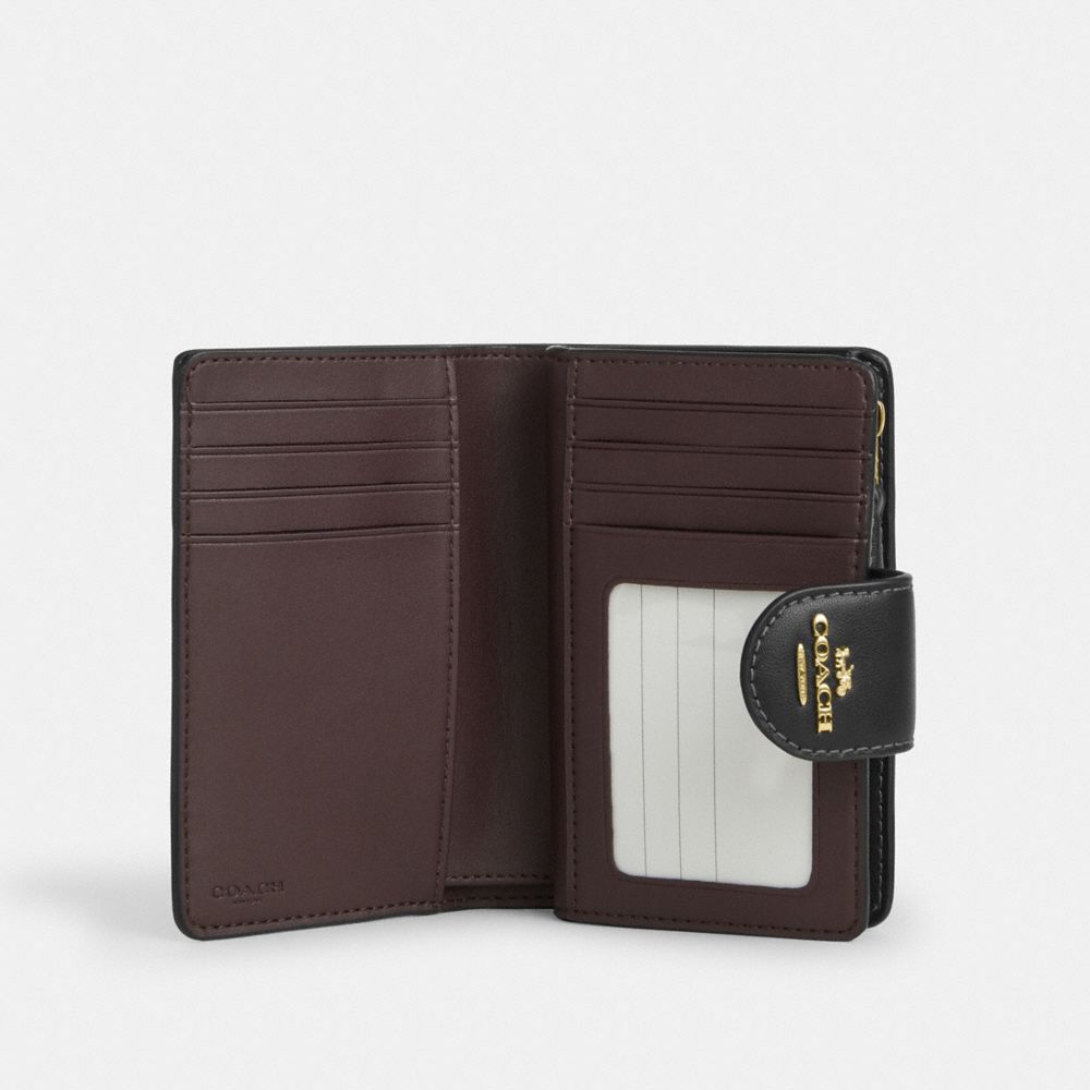 【COACH】Medium Corner Zip Wallet COACH® Outlet | Medium Corner Zip Wallet