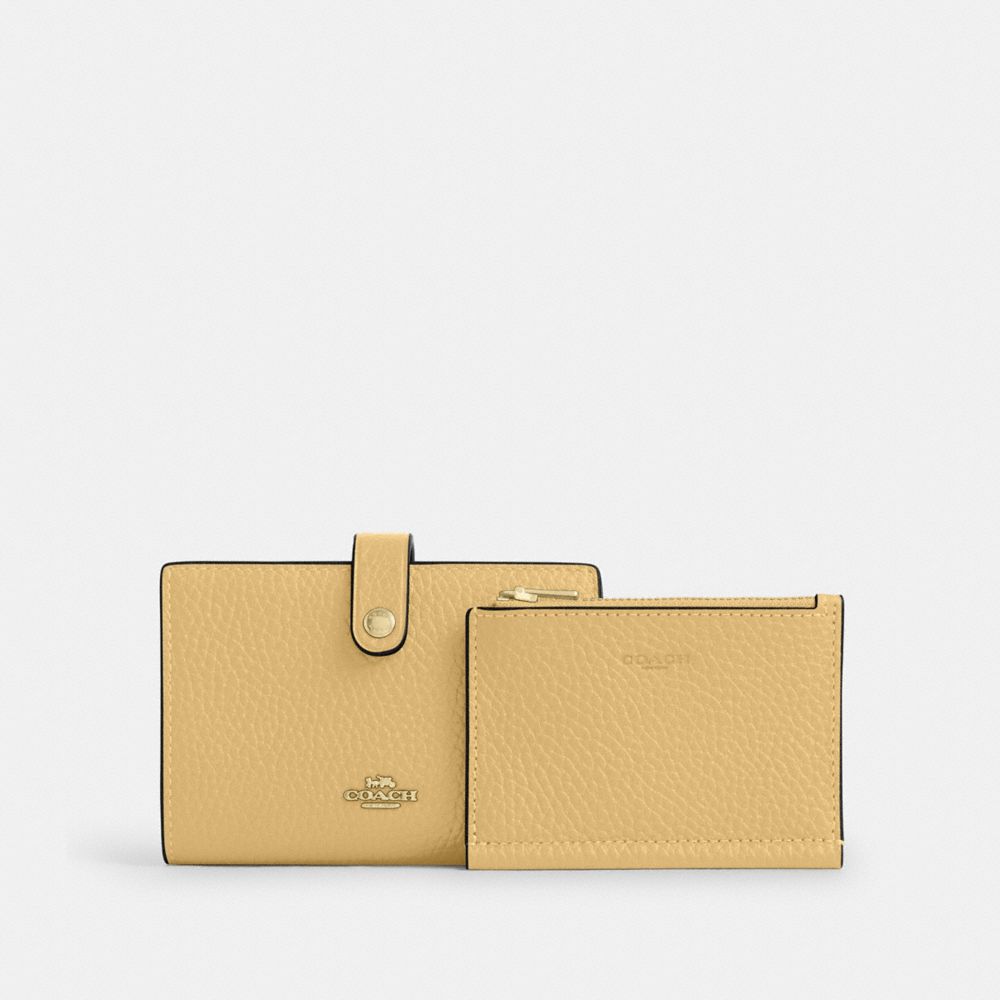 COACH®,2-In-1 Wallet,Leather,Bi Fold,Logo,Metal,Set,Casual,,Angle View