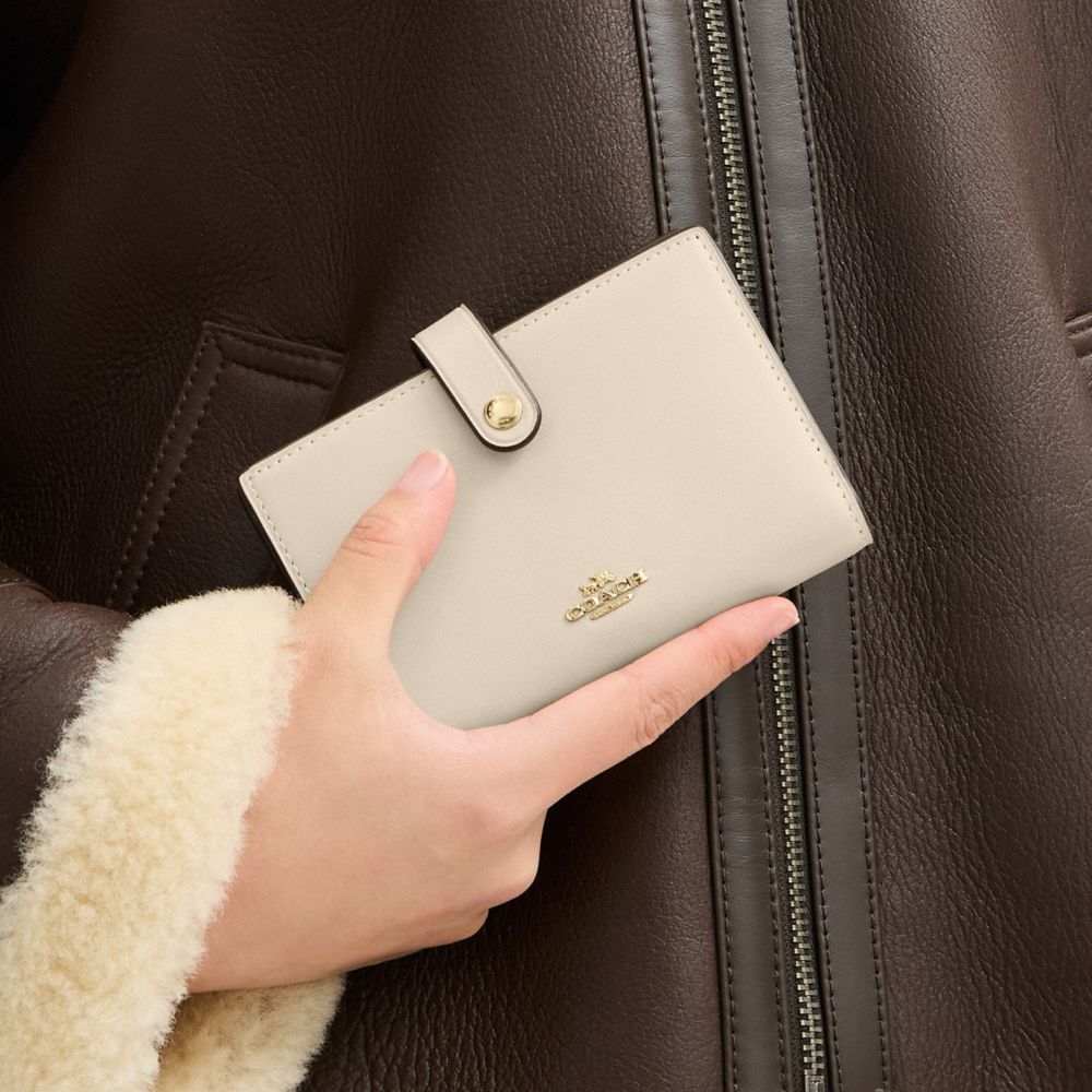 COACH®,Cuir lisse,Or/Avoine,Detail View