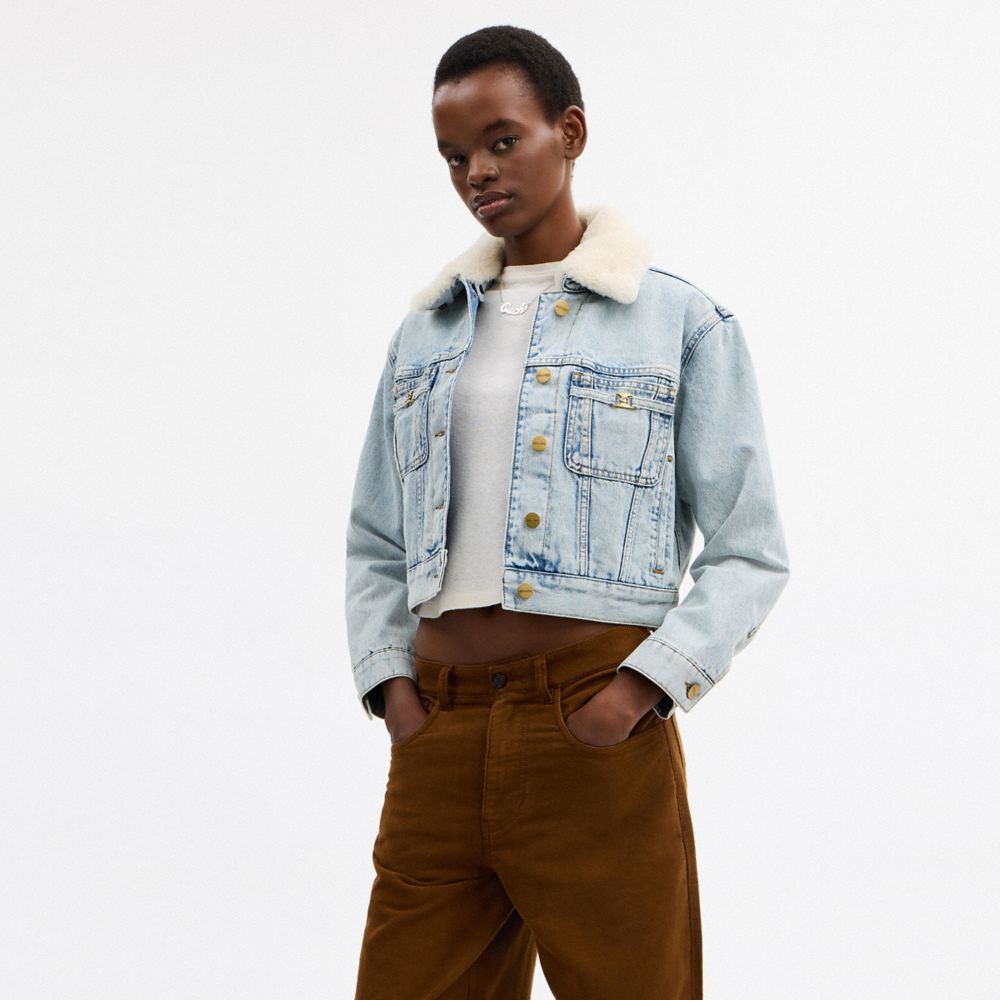 Coach Cropped Heritage C Denim Trucker Jacket In Organic Cotton With Shearling Collar In Blue