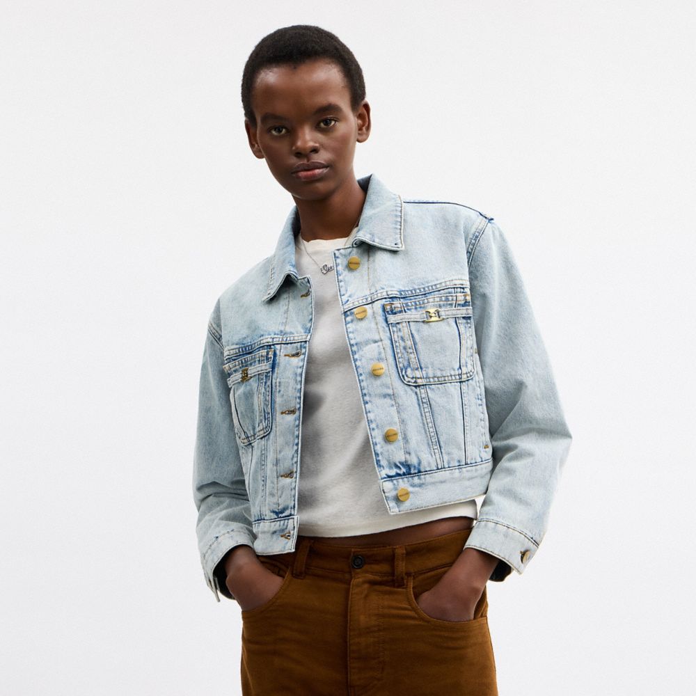 Coach Cropped Heritage C Denim Trucker Jacket In Organic Cotton With Shearling Collar In Blue