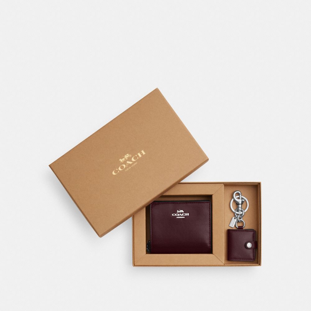 COACH®,Boxed Snap Wallet And Picture Frame Bag Charm,Maroon,Front View