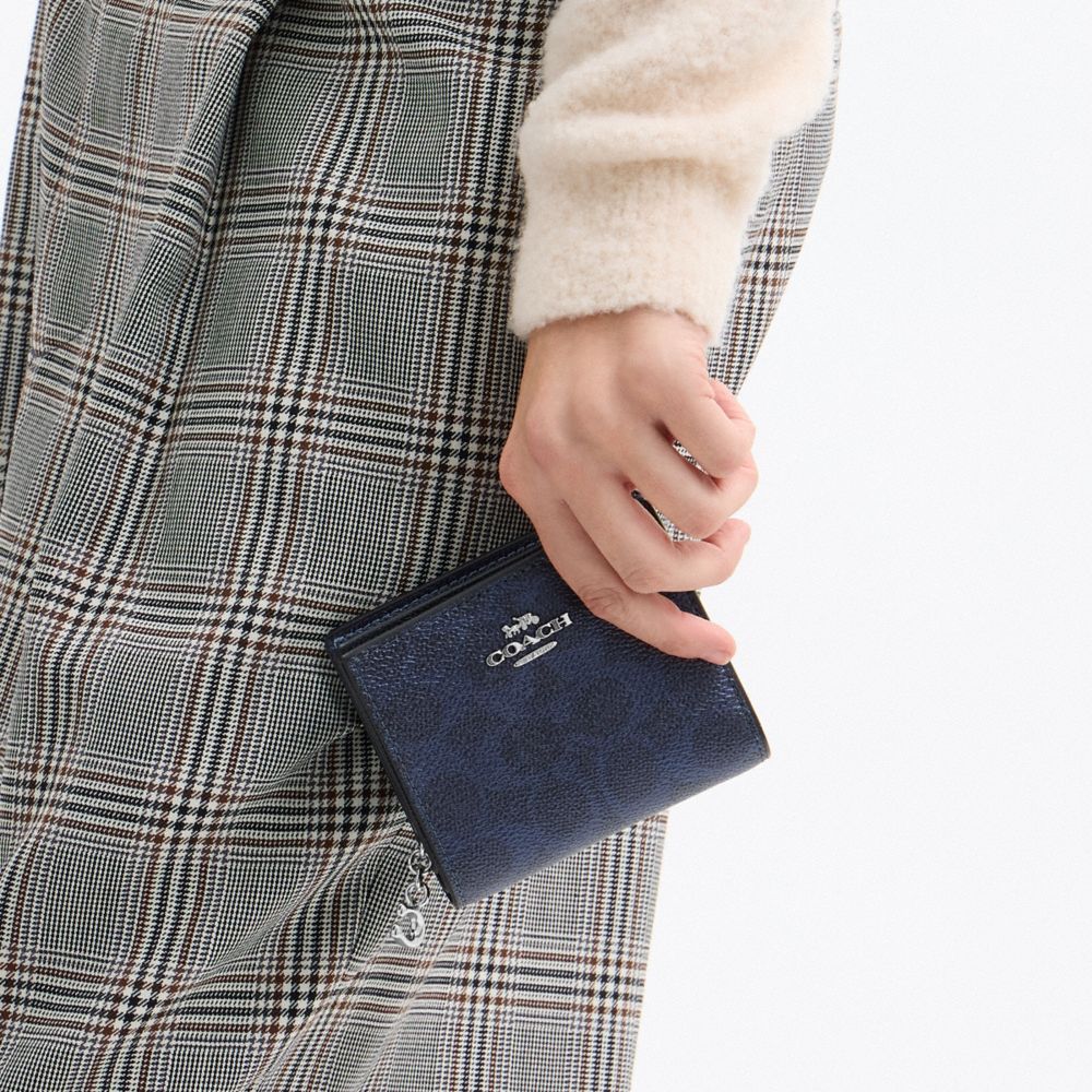 COACH®,Snap Wallet In Signature Canvas,,Detail View