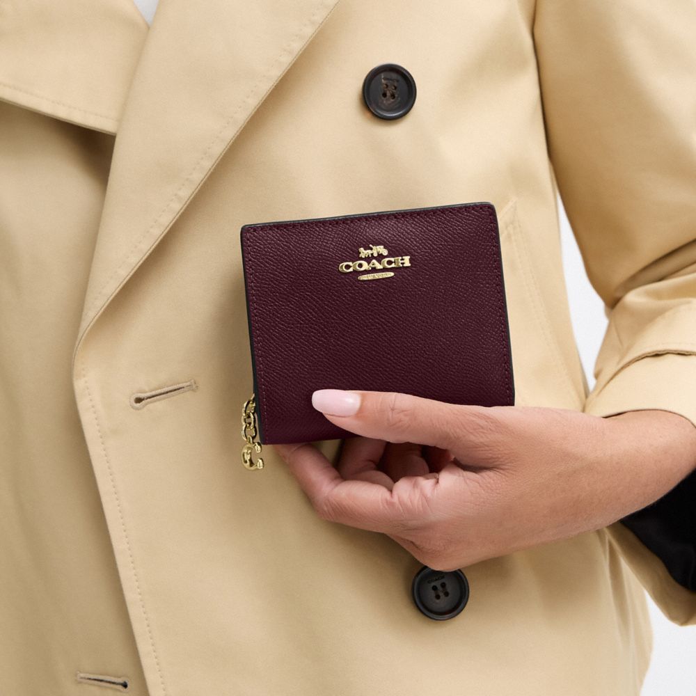 COACH®,Snap Wallet,,Detail View