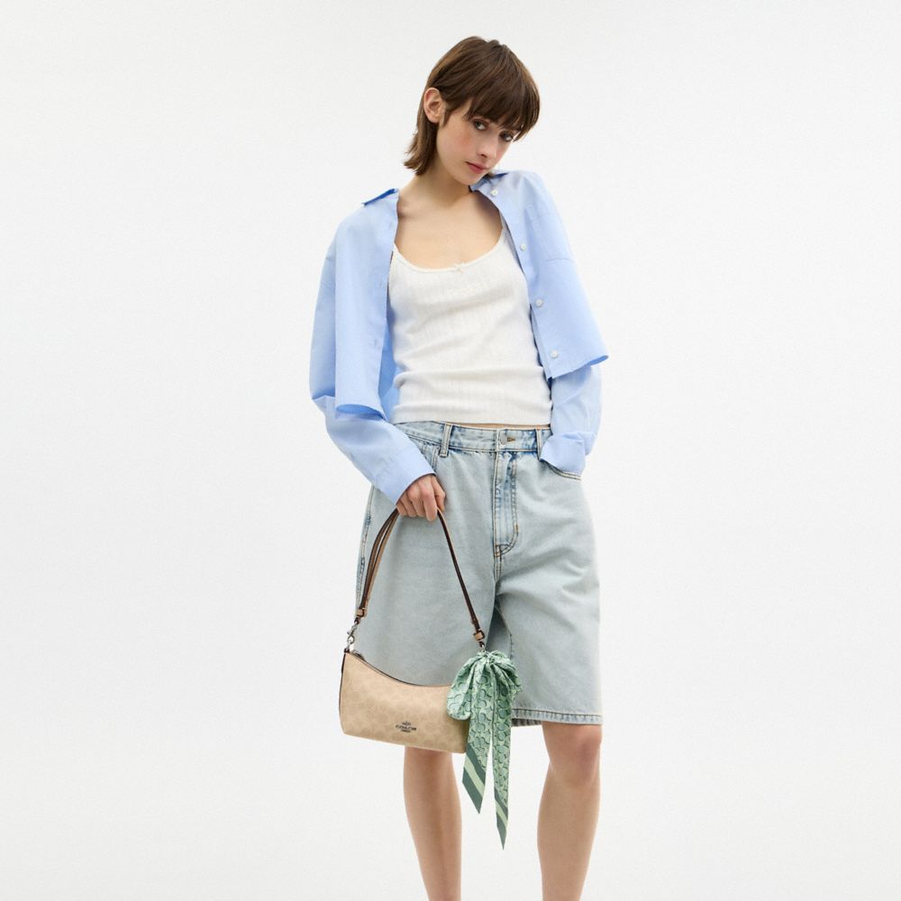 COACH®,ÉCHARPE FINE EN SOIE EXCLUSIVE,Soie,Menthe,Detail View