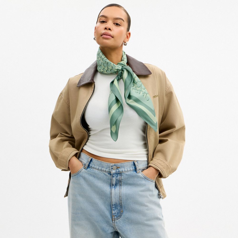 COACH®,Soie,Menthe,Detail View