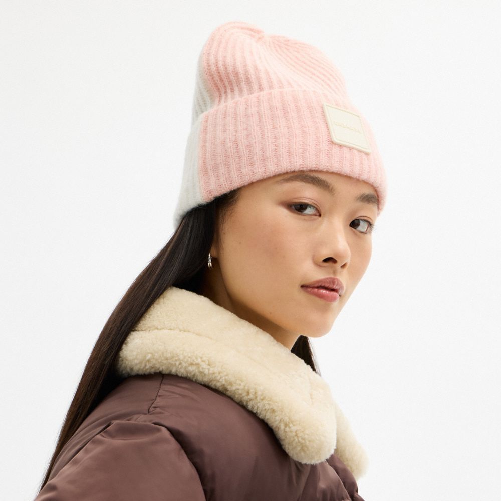 Женские шапки Coach Colorblock Beanie With Rubber Patch — фото 3