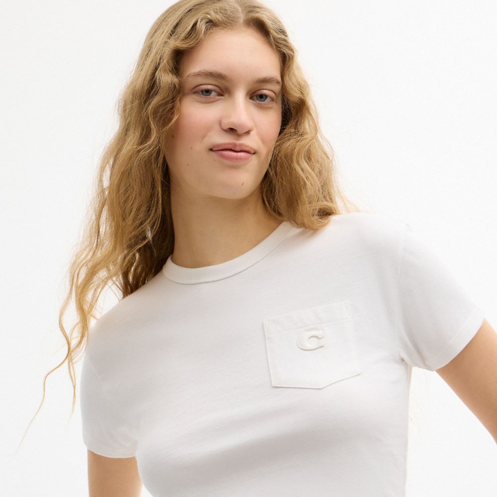 Женские футболки Coach Short Sleeve Pocket T-Shirt In Organic Cotton — фото 4