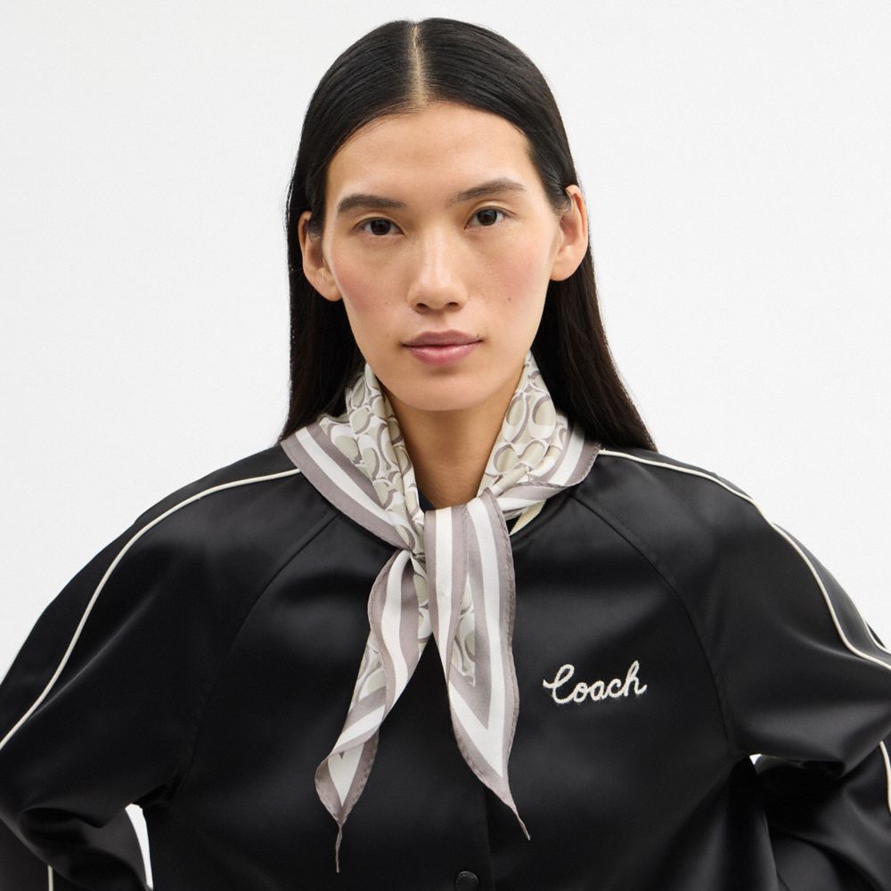 Женские аксессуары Coach Signature Silk Diamond Scarf — фото 2