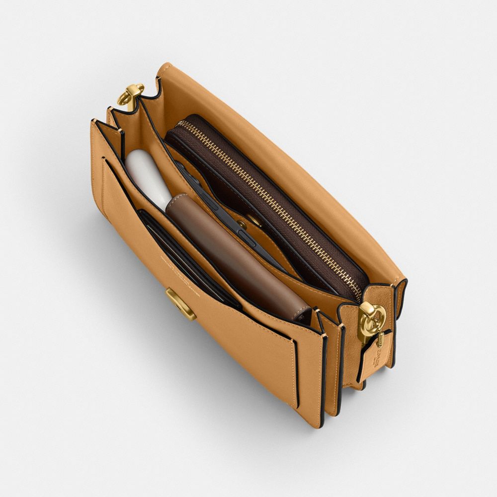 Женские сумки Coach Tabby Shoulder Bag 26 — фото 3