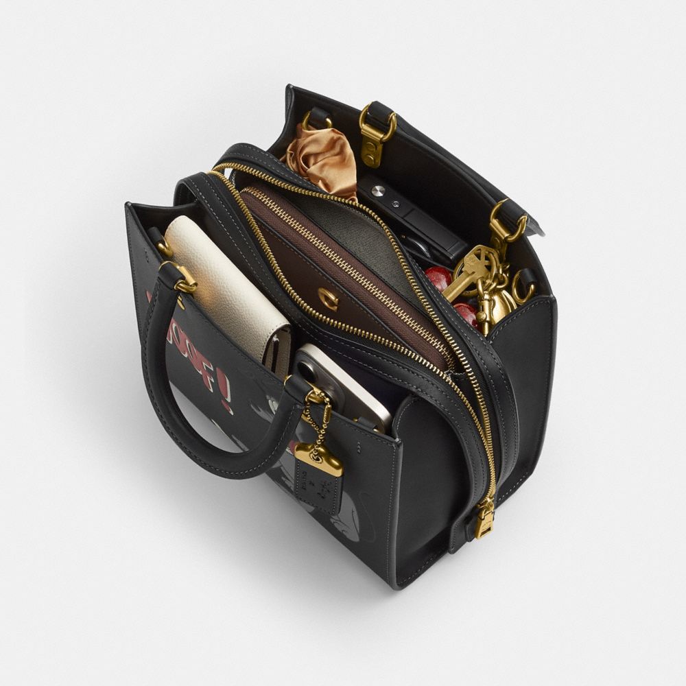 COACH®,【DISNEY X COACH】ローグ バッグ 25 / プルート,ショルダーバッグ,ﾌﾞﾗｽ/ﾌﾞﾗｯｸ