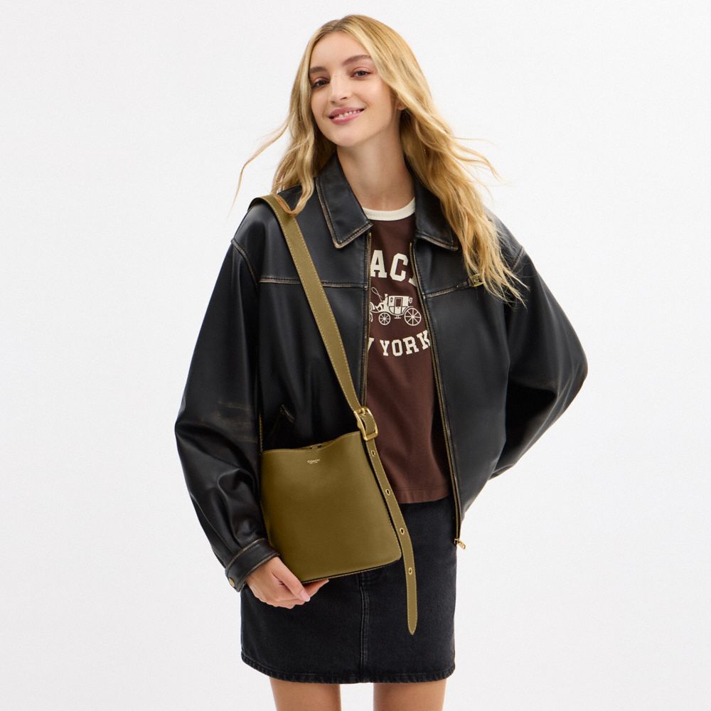 緑ショルダーバッグ人気ブランドおすすめ｜COACH（コーチ）