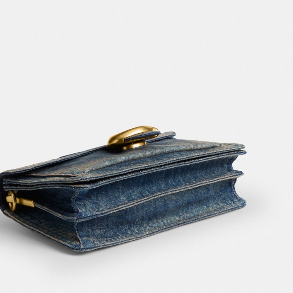 Женские сумки Coach Tabby Shoulder Bag 26 In Regenerative Cotton Denim — фото 6