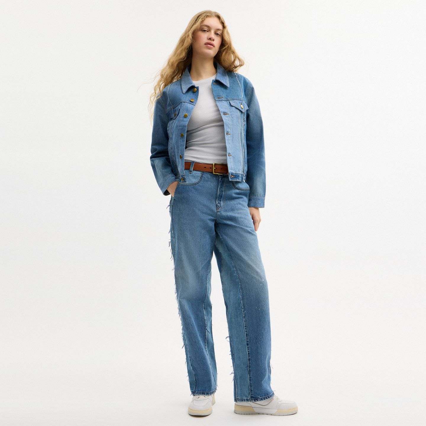 Женская куртка Coach Repurposed Denim Jacket, цвет: Синий разноцветный — фото 2