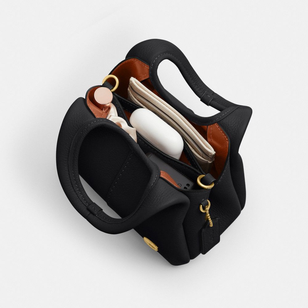 Женские сумки Coach Lana Shoulder Bag 19 — фото 4