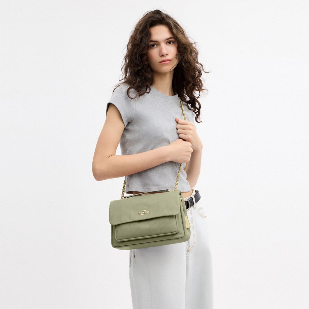 COACH®,SAC BANDOULIÈRE ELODIE AVEC MATELASSAGE,Cuir lisse,Im/Pistache