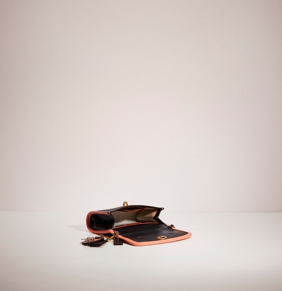 Upcrafted Kip Turnlock Crossbody