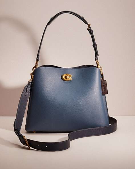 COACH®,RESTORED WILLOW SHOULDER BAG IN COLORBLOCK,Polished Pebble Leather,Medium,Brass/Denim,Front View