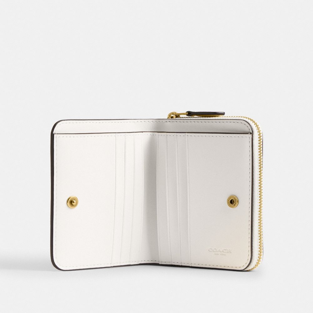 COACH®,Essential Billfold Wallet,Leather,Bi Fold,Metal,Logo,Casual,White,Inside View,Top View