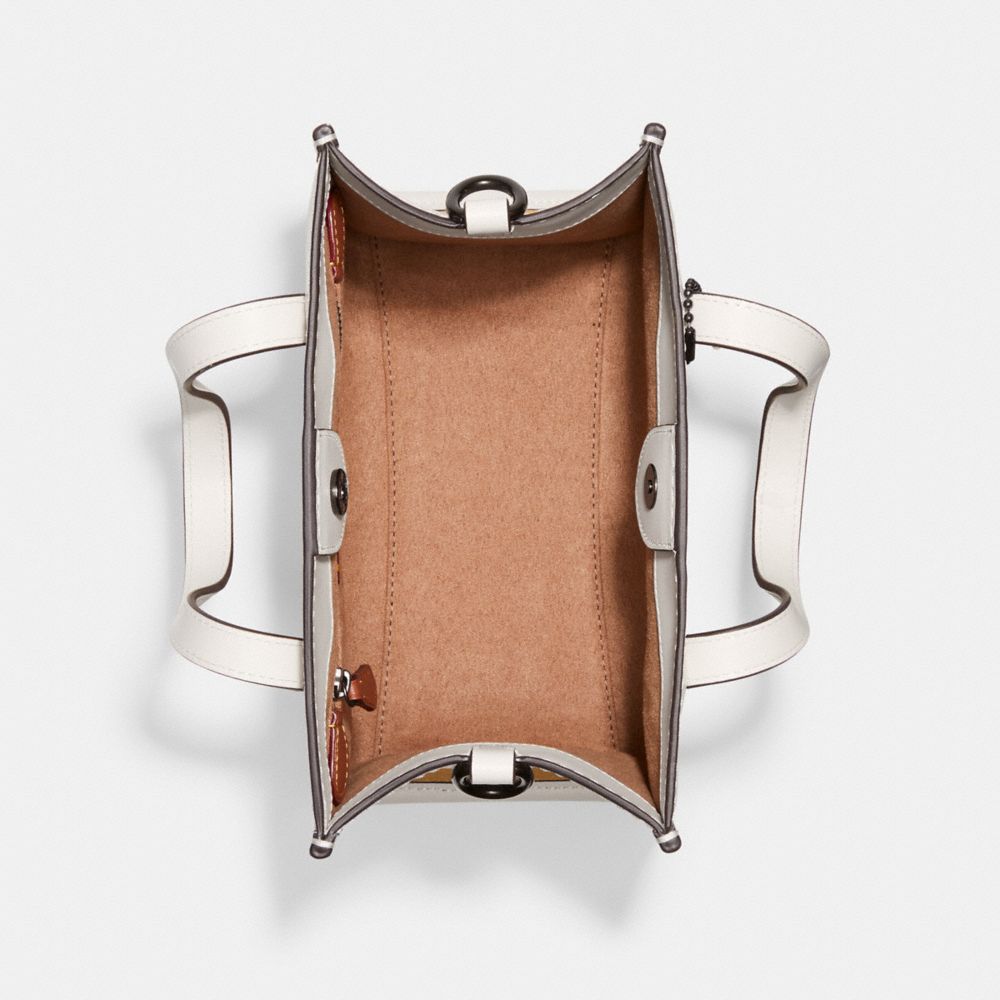 COACH®,Field Tote 22 With Horse And Carriage,Calfskin Leather,Suede,Leather,Tote,Logo,Stripe,Mixed Media,Color Block,Gusse...,,Inside View,Top View