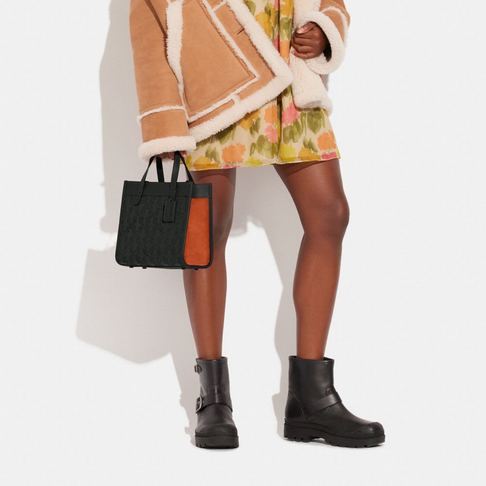 COACH®,Field Tote 22 With Horse And Carriage,Calfskin Leather,Suede,Leather,Tote,Logo,Stripe,Mixed Media,Color Block,Gusse...,Black,Detail View
