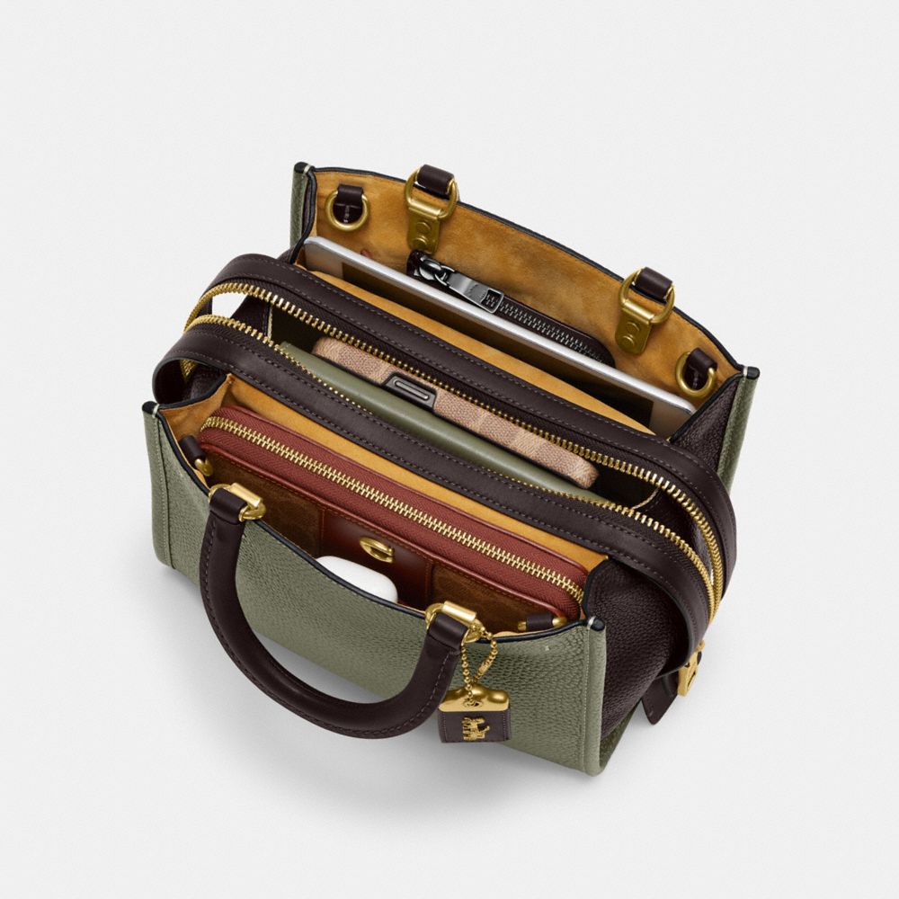 COACH®,ローグ 25・リジェネラティブ レザー,ショルダーバッグ,ﾌﾞﾗｽ/ｱｰﾐｰ ｸﾞﾘｰﾝ ﾏﾙﾁ