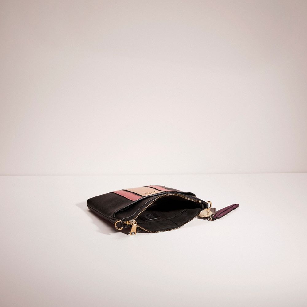 Upcrafted Kitt Messenger Crossbody