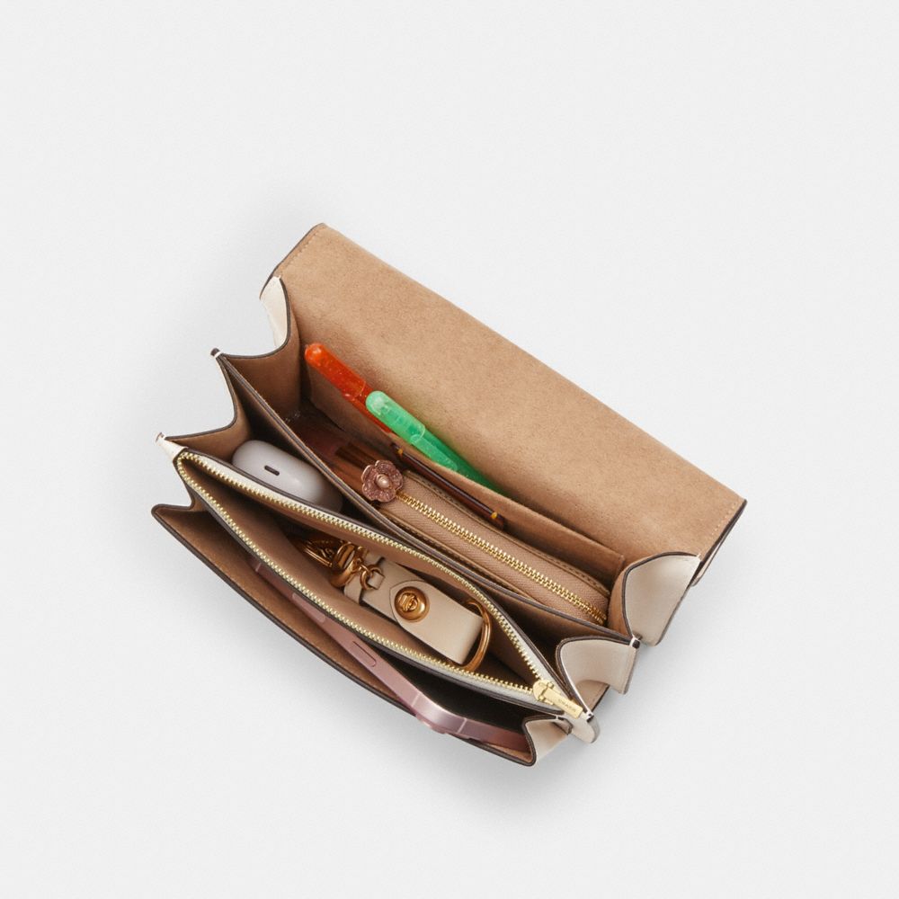 Oro/Gesso,Vista interna, vista dall'alto