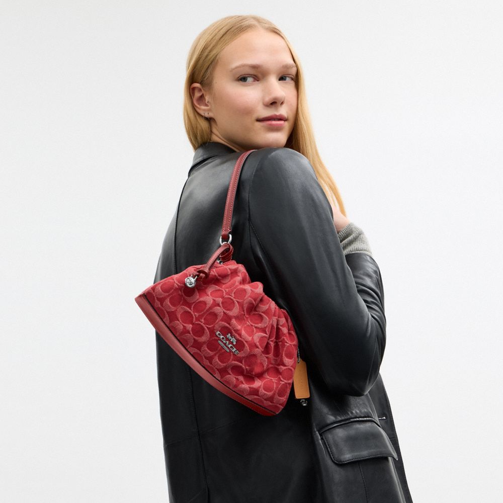 COACH®,SAC ÉPAULE FAYE EN DENIM EXCLUSIF,Denim,Argenté,Detail View