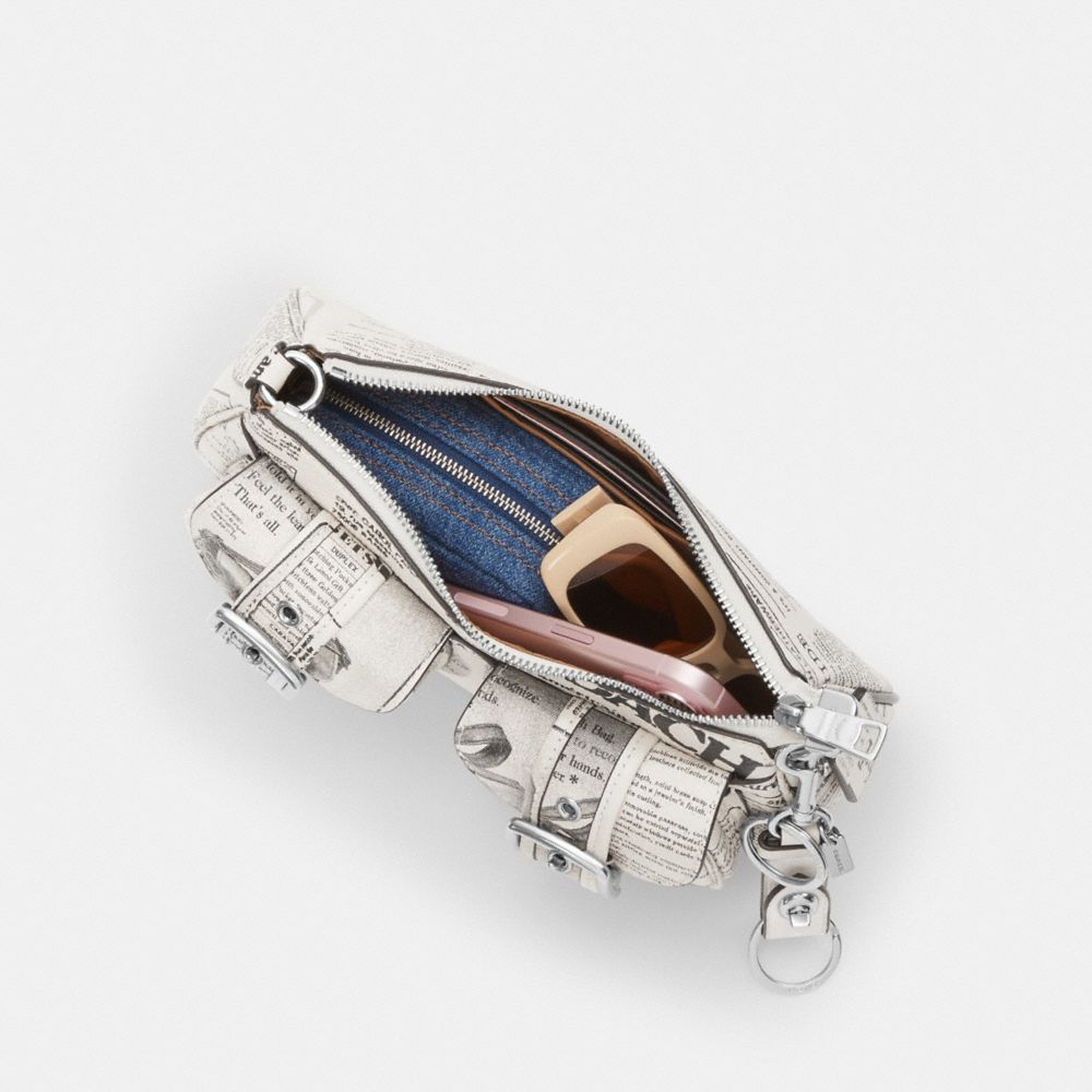 COACH®,アシュトン ショルダー バッグ・ニュースペーパー プリント,ショルダーバッグ,ｼﾙﾊﾞｰ/ﾁｮｰｸ ﾏﾙﾁ