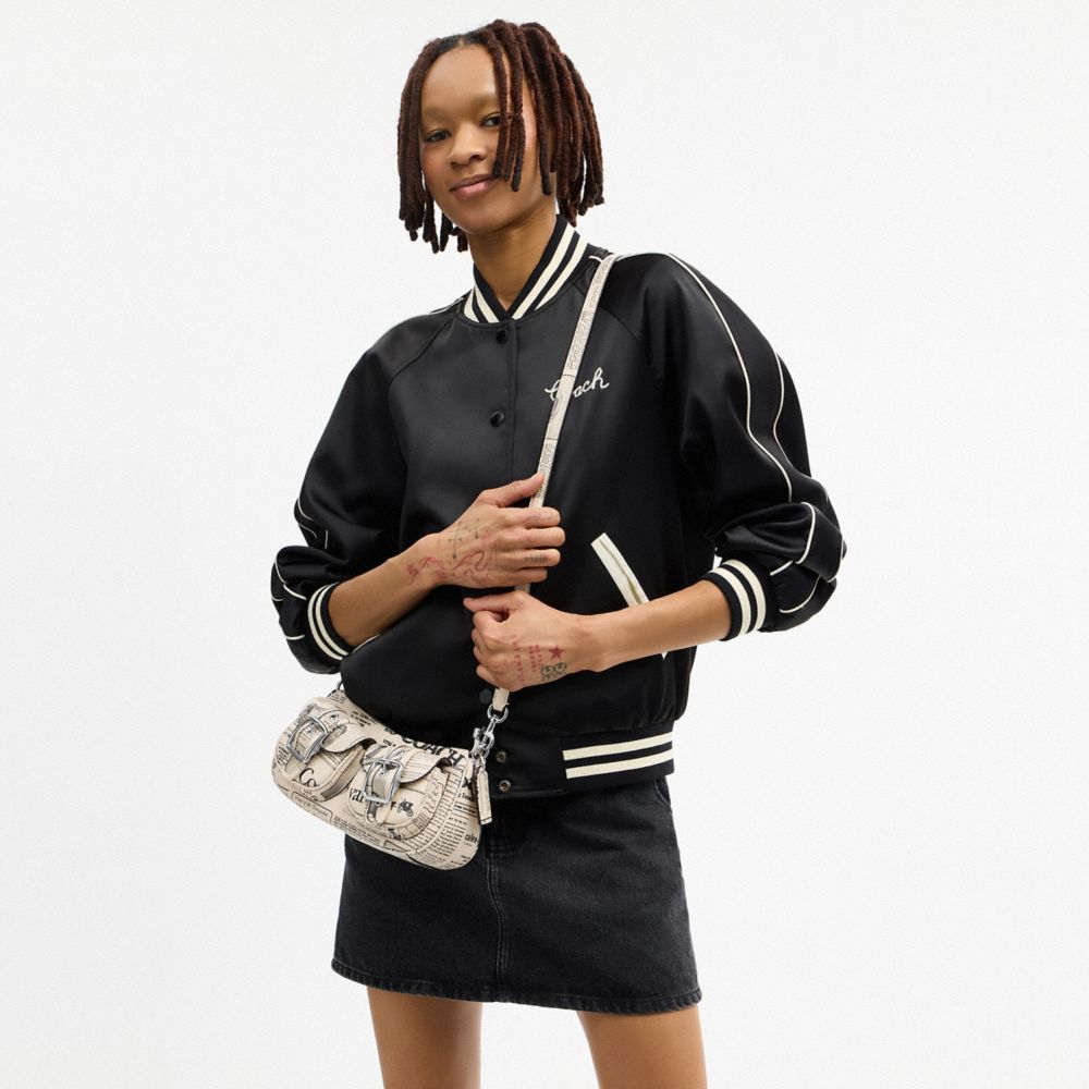 COACH®,SAC ÉPAULE ASHTON AVEC IMPRIMÉ JOURNAL,Argenté,Detail View