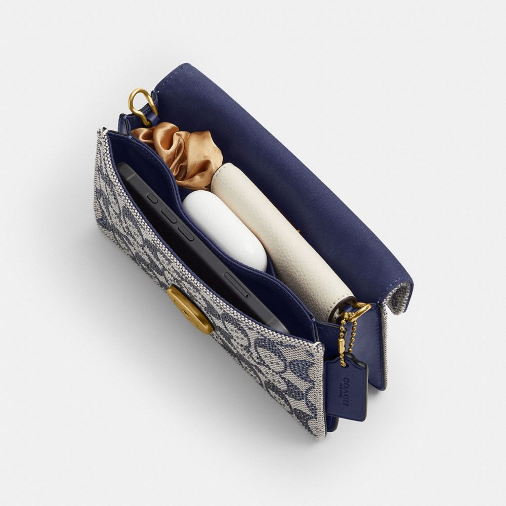 Ottone/Cadetto,Vista interna, vista dall'alto