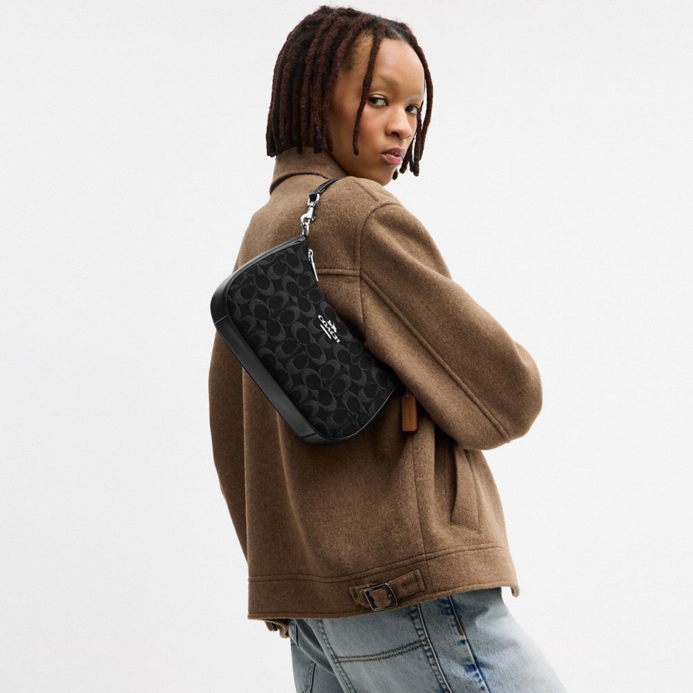 COACH®,SAC ÉPAULE TERI EN DENIM EXCLUSIF,Denim,Argenté,Detail View