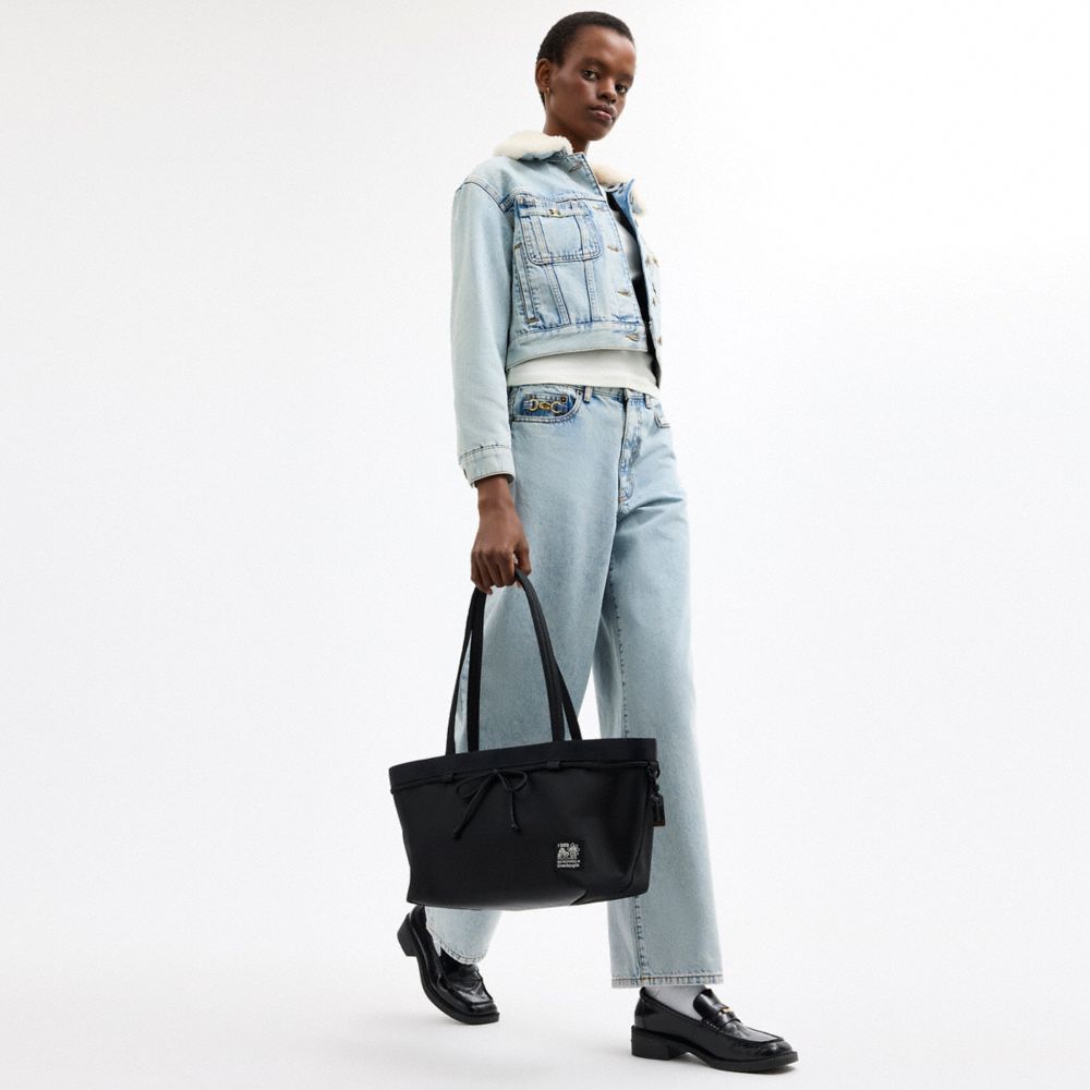 Женские сумки Coach Coachtopia Loop Bow Tote Bag — фото 6