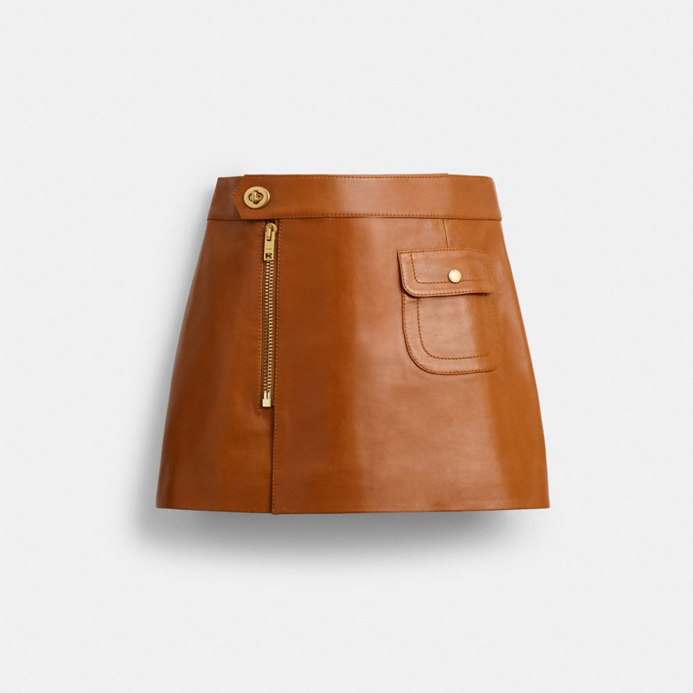 COACH®,MINIJUPE EN CUIR TRADITIONNELLE,Brun,Front View