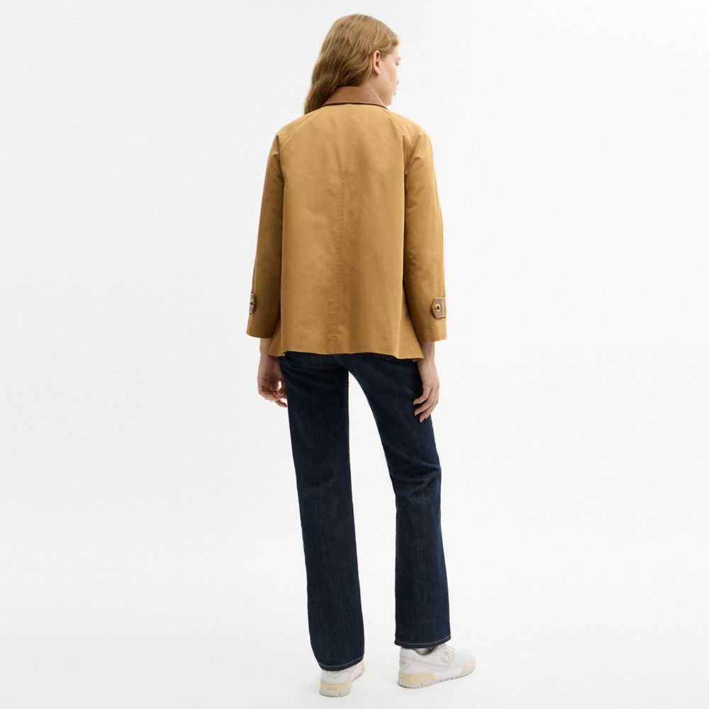 COACH®,MANTEAU ÉVASÉ À FERMOIR PIVOTANT,Kaki sombre,Scale View