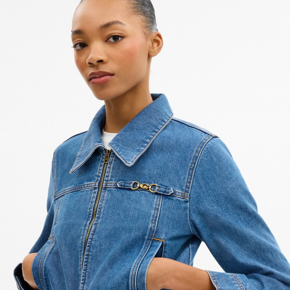 Женские куртки Coach Sculpted C Shrunken Denim Jacket In Organic Cotton — фото 4