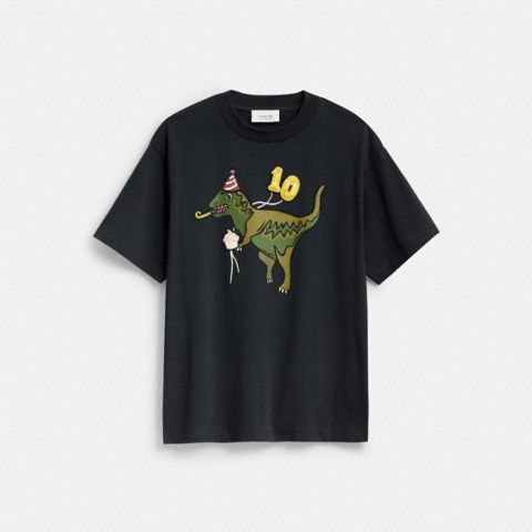 Женские футболки Coach Rexy 10th Birthday Relaxed T-Shirt In Organic Cotton