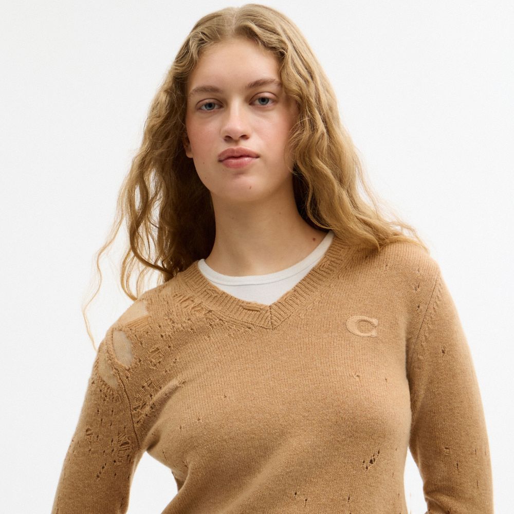 Coach Loved Long Sleeve V-Neck Sweater — фото 4