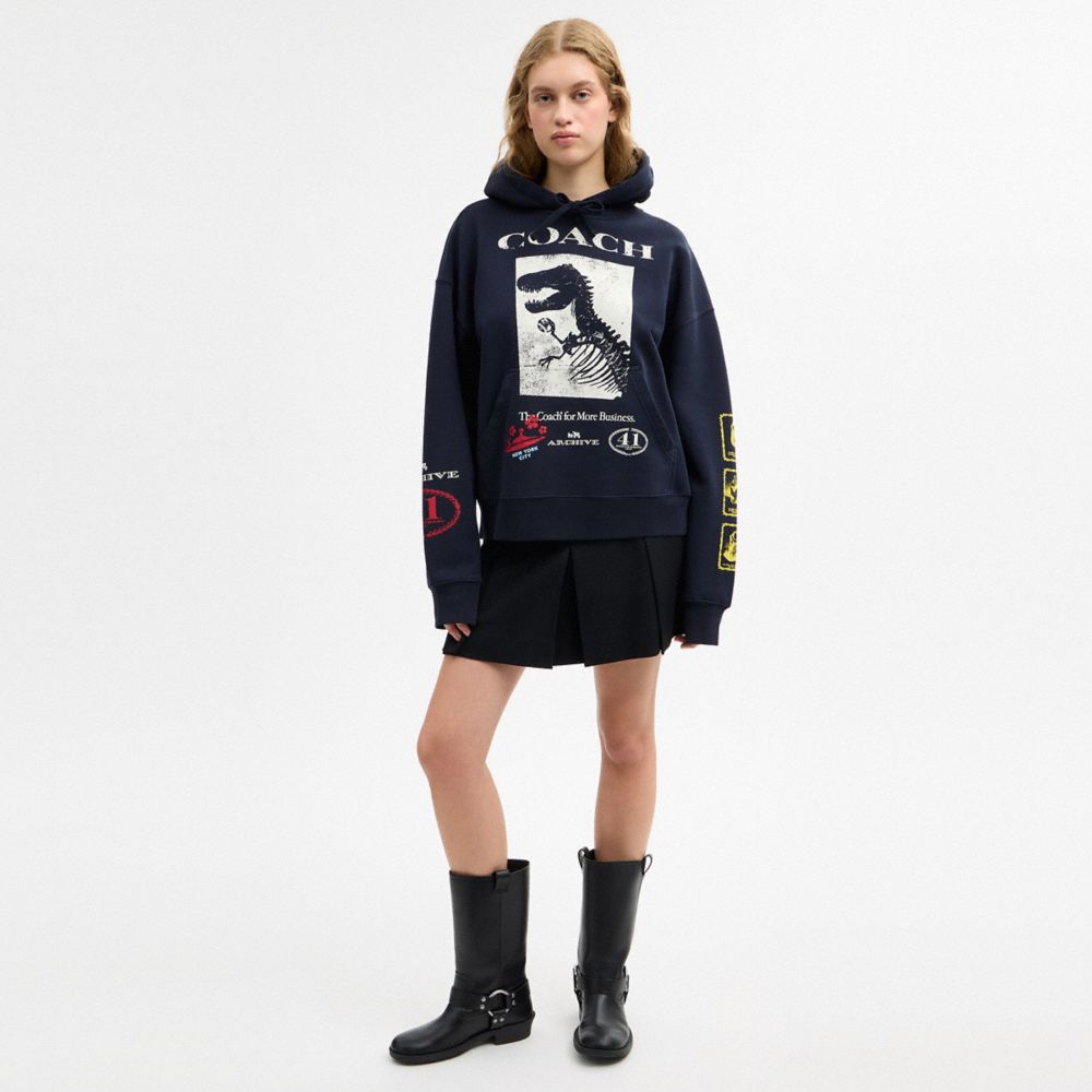 Coach Dinosaur Collage Relaxed Hoodie In Organic Cotton — фото 4
