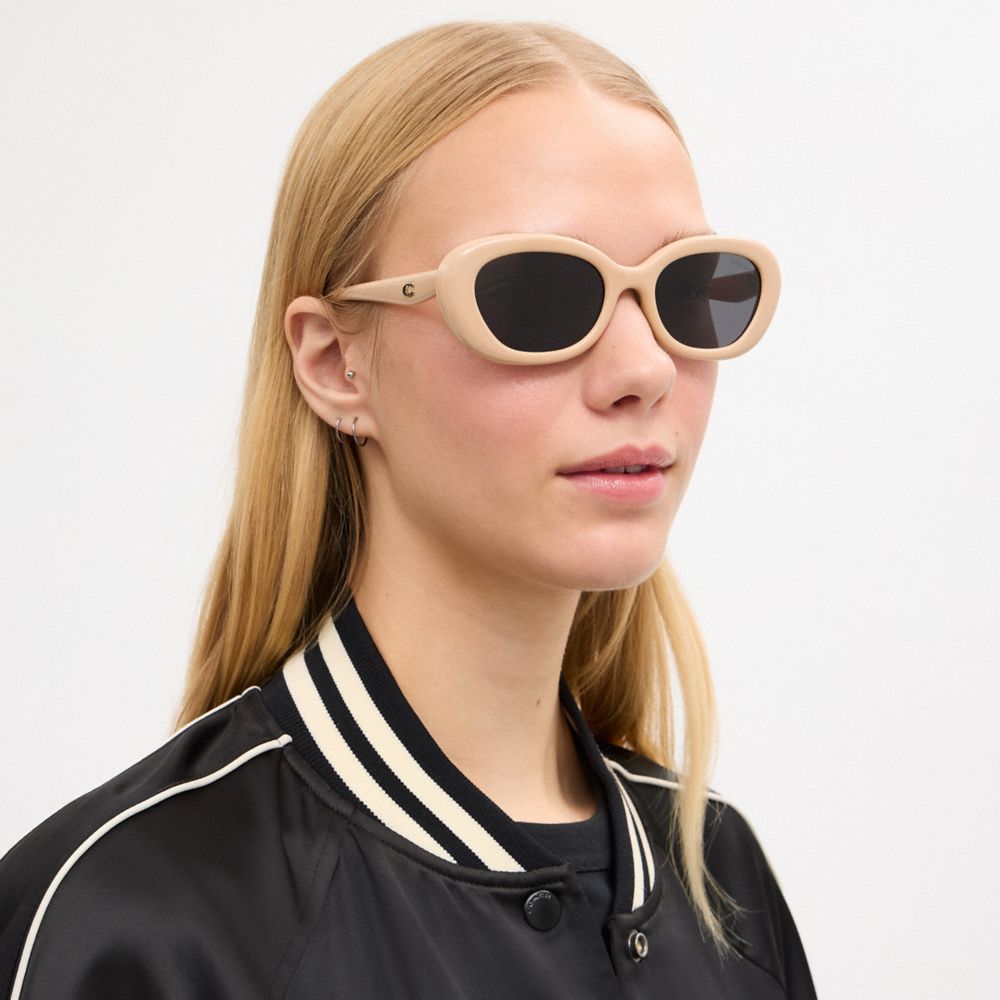 COACH®,C Hardware Round Sunglasses,Cat Eye,Logo,Integrated Nose Pads,Casual,Olive,Detail View