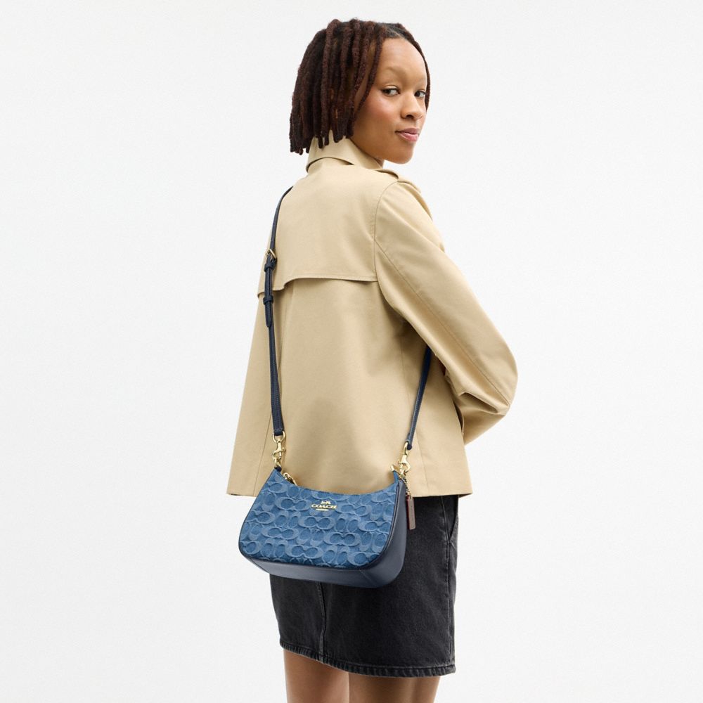 COACH®,SAC ÉPAULE TERI EN DENIM EXCLUSIF,Denim,Or/Indigo