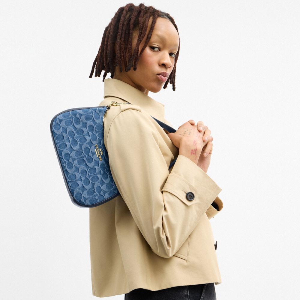 COACH®,SAC ÉPAULE TERI EN DENIM EXCLUSIF,Denim,Or/Indigo,Detail View