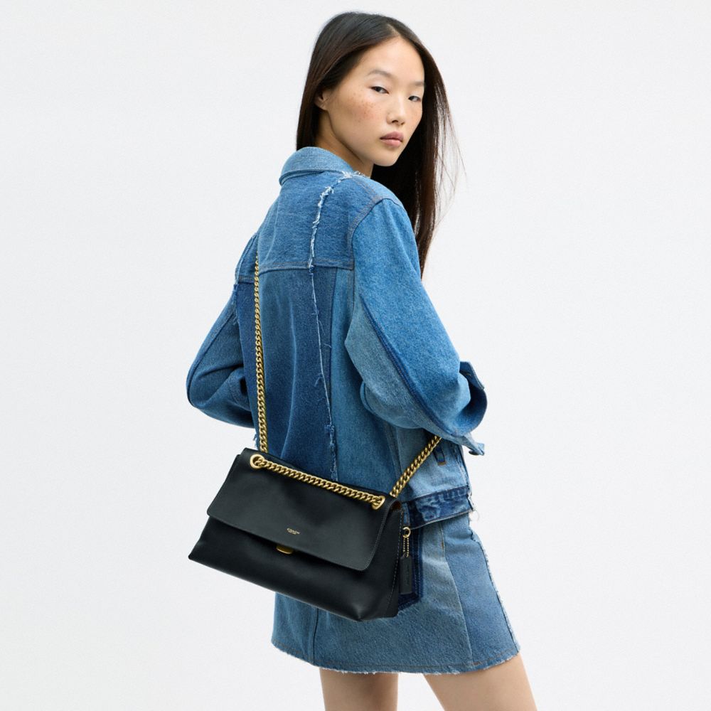 Женские сумки Coach Chelsea Shoulder Bag 30 With Chain — фото 6