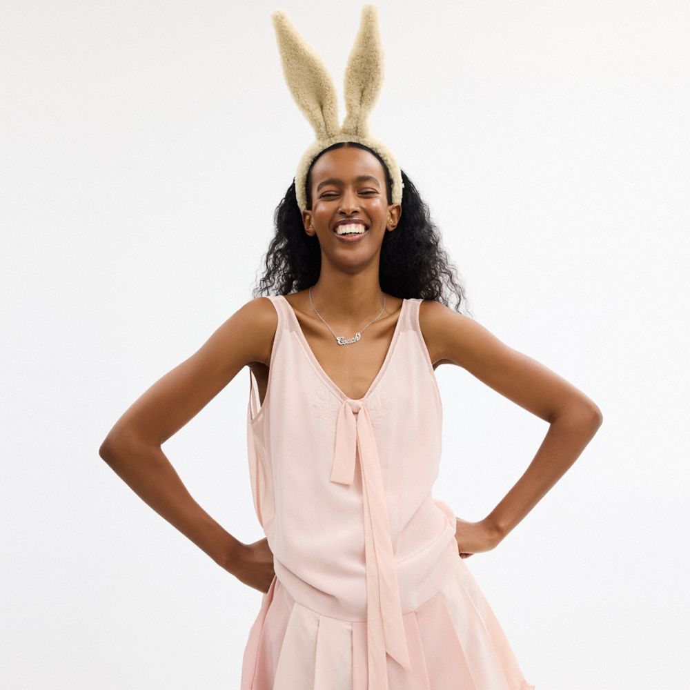 Женские аксессуары для волос Coach Bunny Ears Headband In Shearling — фото 2